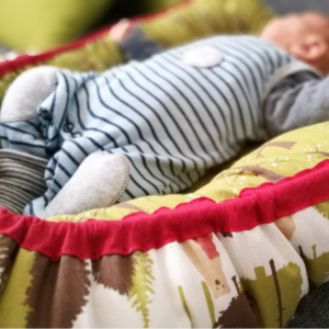 GRATIS Schnittmuster für ein Nestchen &#034;Nessi&#034; für Babys kostenlos downloaden bei Makerist