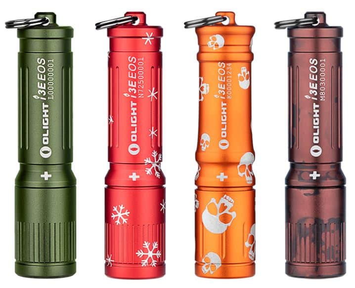 Vier Mini-Taschenlampen in verschiedenen Farben der Marke Olight