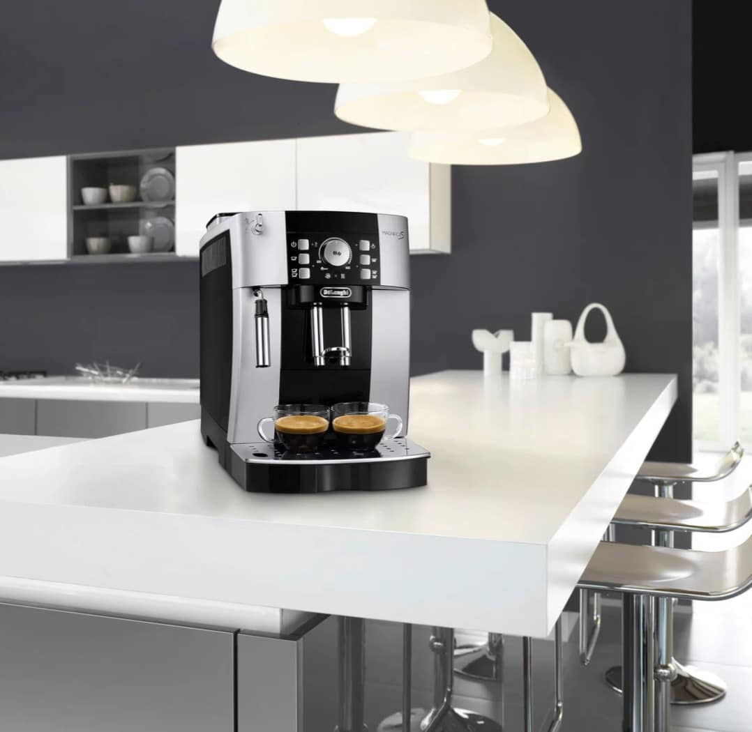 Delonghi Kaffeevollautomat ECAM 21110SB für 254,94€ (statt 368€)