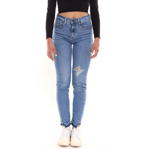 Levi´s 724 Damen Slim Straight Jeans High-Rise für 29,99€ (statt 41€)