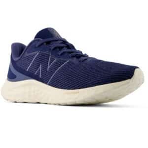 New Balance Fresh Foam Arishi V4 Sneaker in Blau oder Schwarz für 36,50 € (statt 59,05 €).