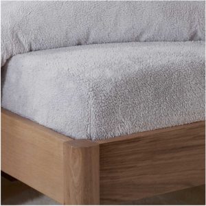 DealClub:  2x Sleepdown Teddy Fleece Spannbetttuch 95 x 200 x 32 cm für 19,99€ statt 27,98€