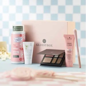 GRATIS: Glossybox für 15€ bestellen &#043; 2te Box gratis dazu bekommen