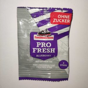 dm (nicht in allen Filialen): Gratis 2 Stück Fisherman's Friend Pro Fresh Blueberry Pastillen